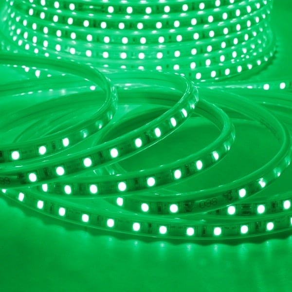 Close up SMD de fita de luz verde 7x11mm